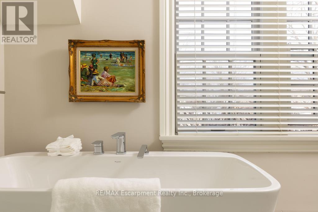 74 Howard Avenue, Oakville, Ontario  L6J 3Y5 - Photo 22 - W12812048