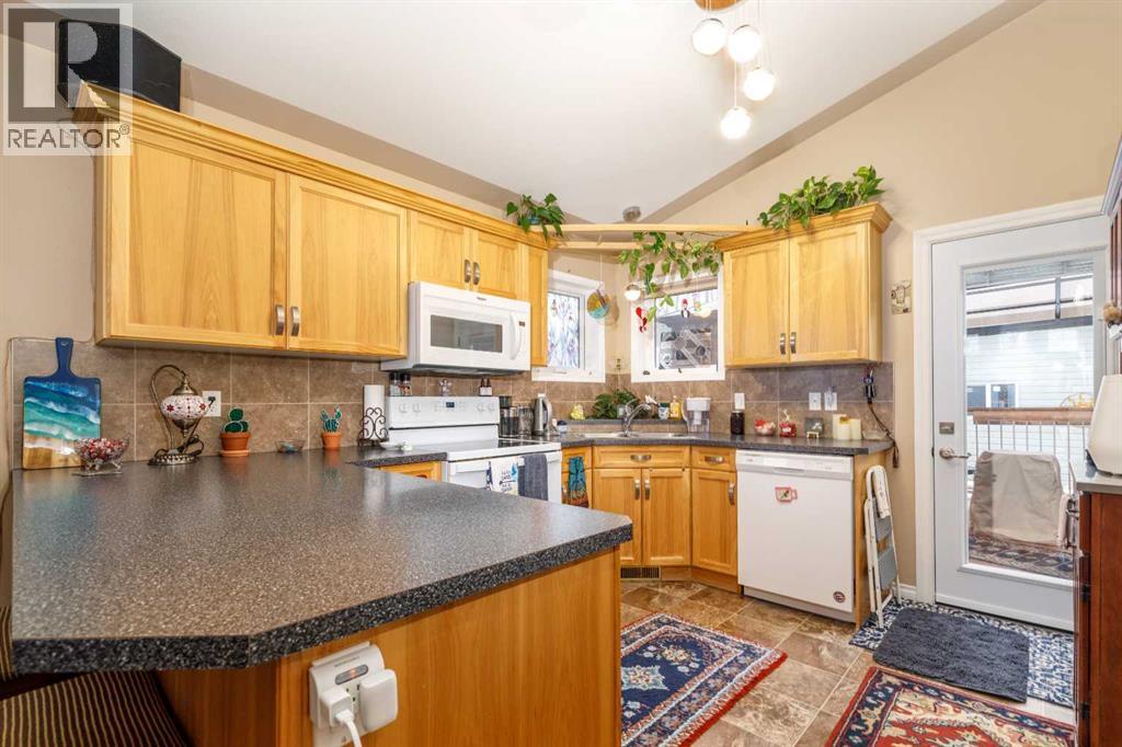 37 Regatta Way, Sylvan Lake, Alberta  T4S 0E8 - Photo 9 - A2289154