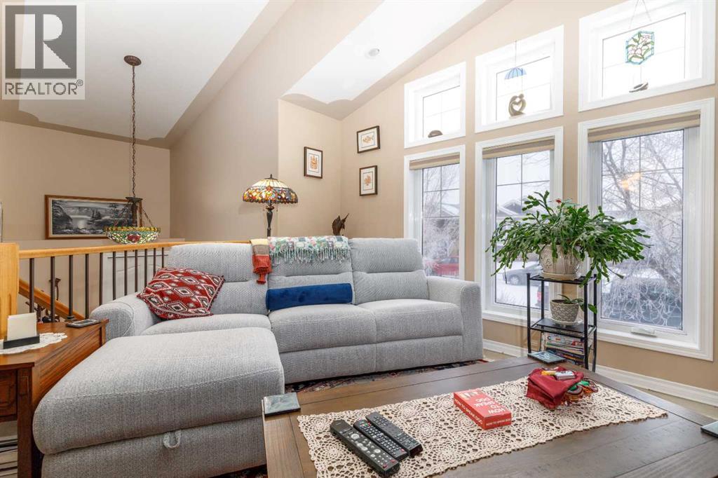 37 Regatta Way, Sylvan Lake, Alberta  T4S 0E8 - Photo 4 - A2289154