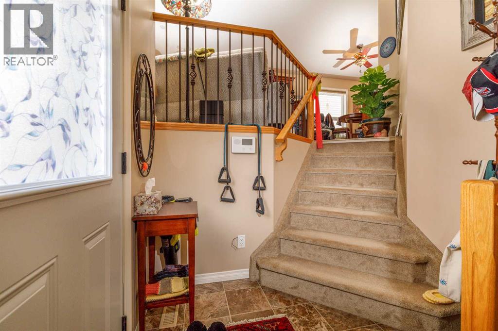 37 Regatta Way, Sylvan Lake, Alberta  T4S 0E8 - Photo 3 - A2289154