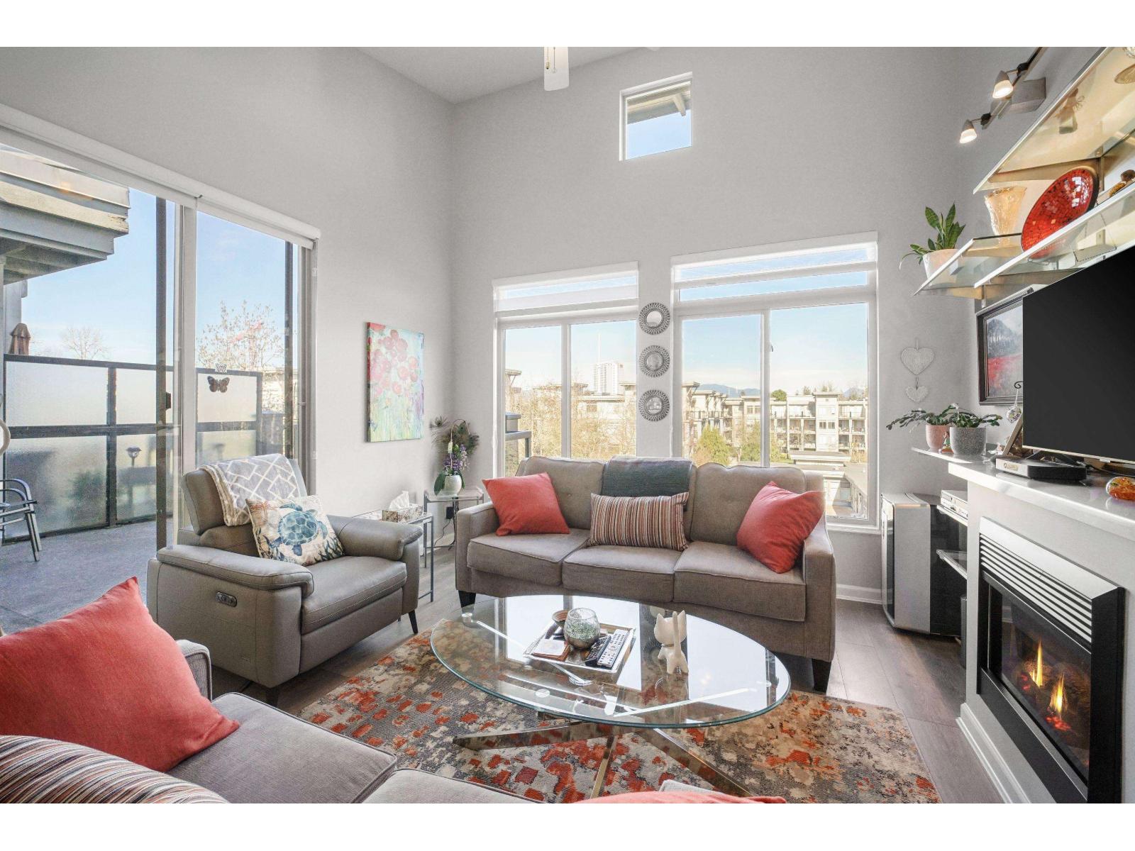 417 15385 101A AVENUE, surrey, British Columbia