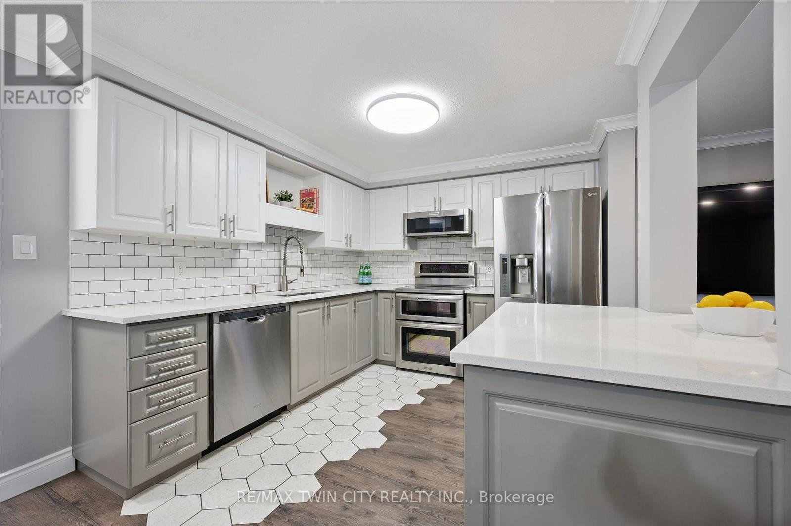 145 Prosperity Drive, Kitchener, Ontario  N2E 4E8 - Photo 11 - X12867544