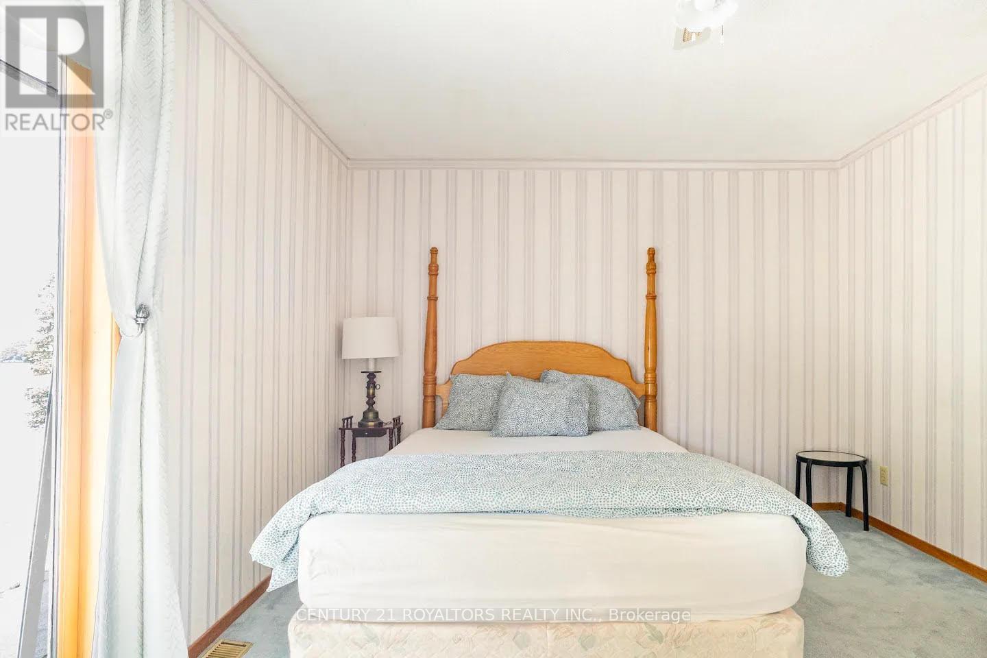 570 Phillip Street E, Gravenhurst, Ontario  P1P 1M3 - Photo 17 - X12867558