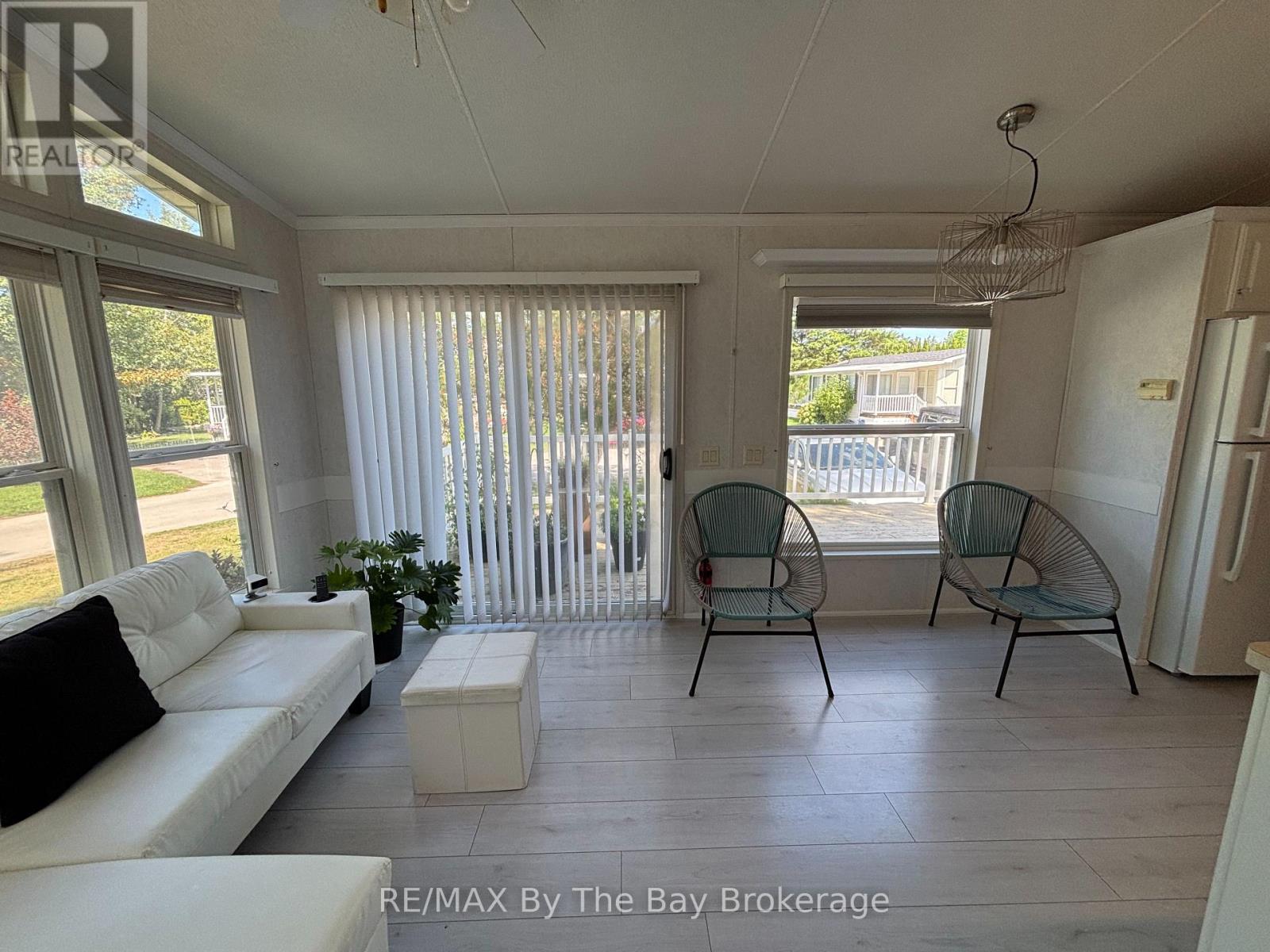 15 Huron Circle, Wasaga Beach, Ontario  L9Z 1X7 - Photo 10 - S12702652