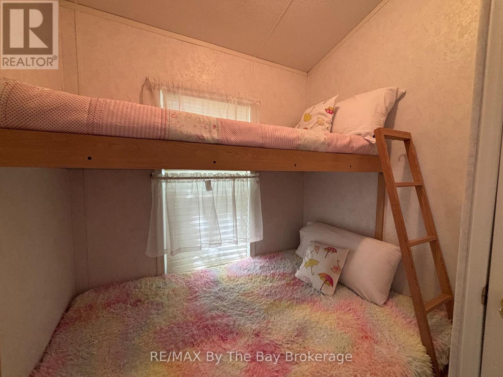 15 Huron Circle, Wasaga Beach, Ontario  L9Z 1X7 - Photo 12 - S12702652