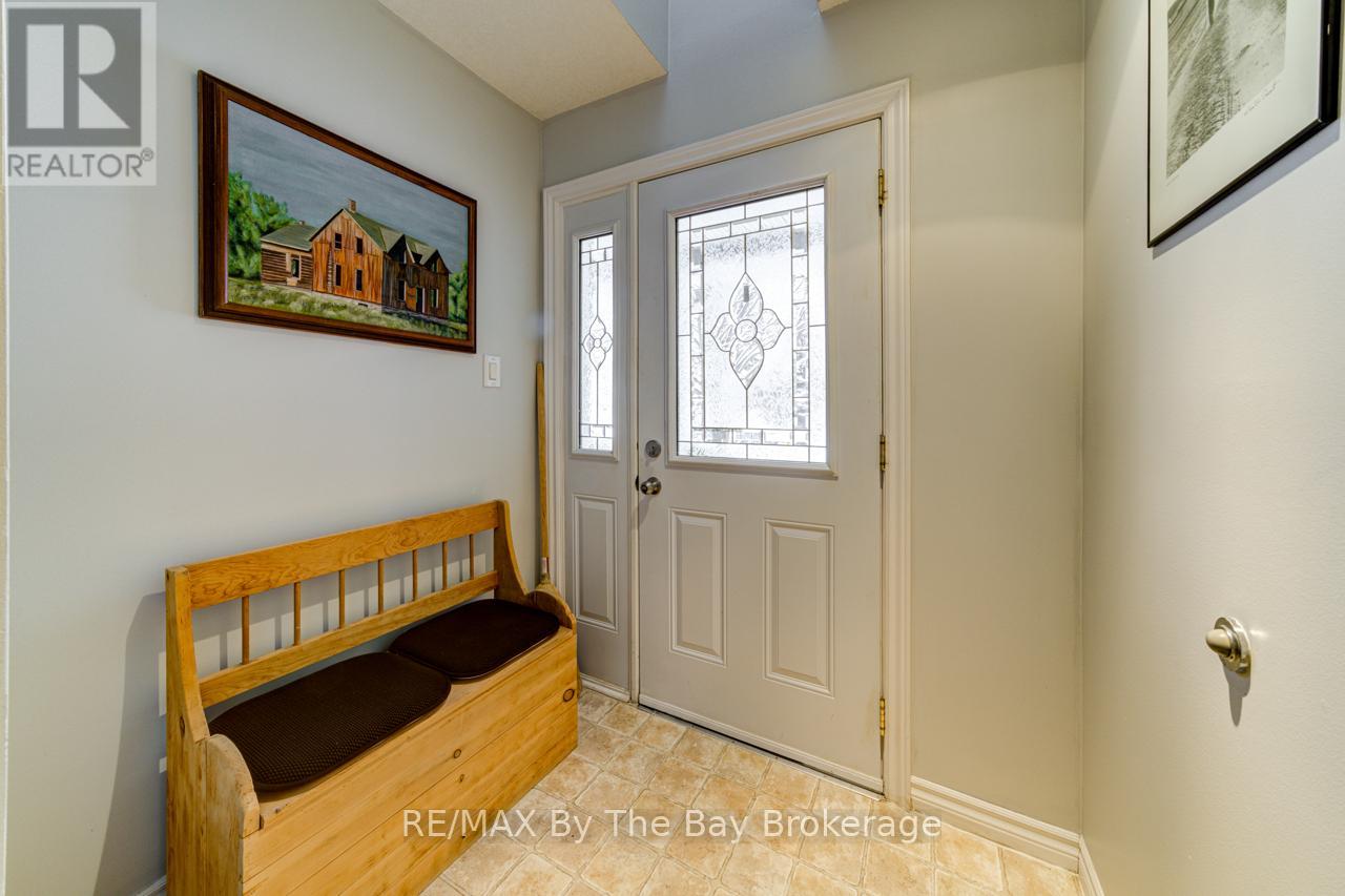 65 Meadow Lane, Wasaga Beach, Ontario  L9Z 0A3 - Photo 7 - S12818132