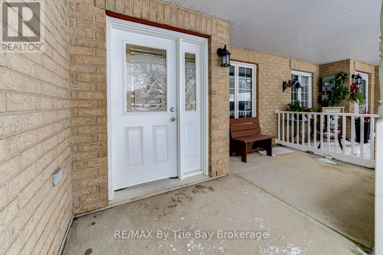 65 Meadow Lane, Wasaga Beach, Ontario  L9Z 0A3 - Photo 4 - S12818132