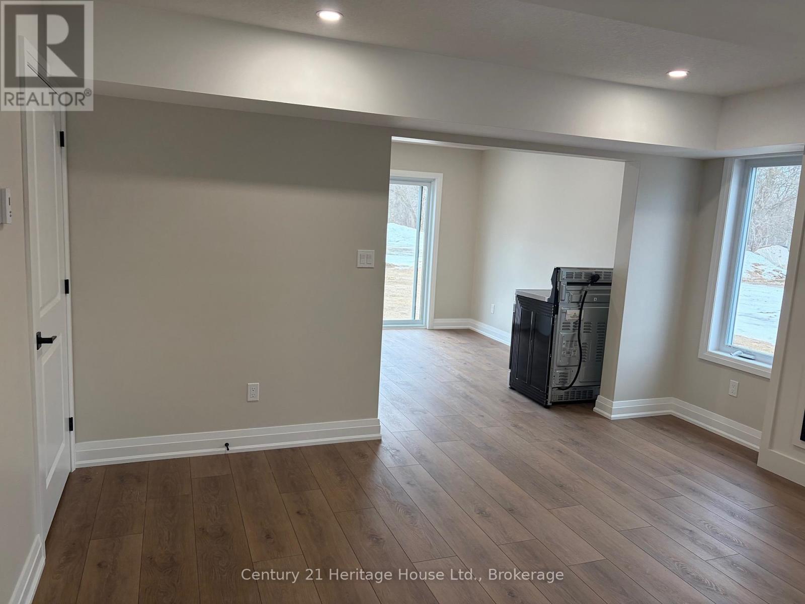 4 - 229 Bruce Street S, West Grey, Ontario  N0G 1R0 - Photo 5 - X12468225