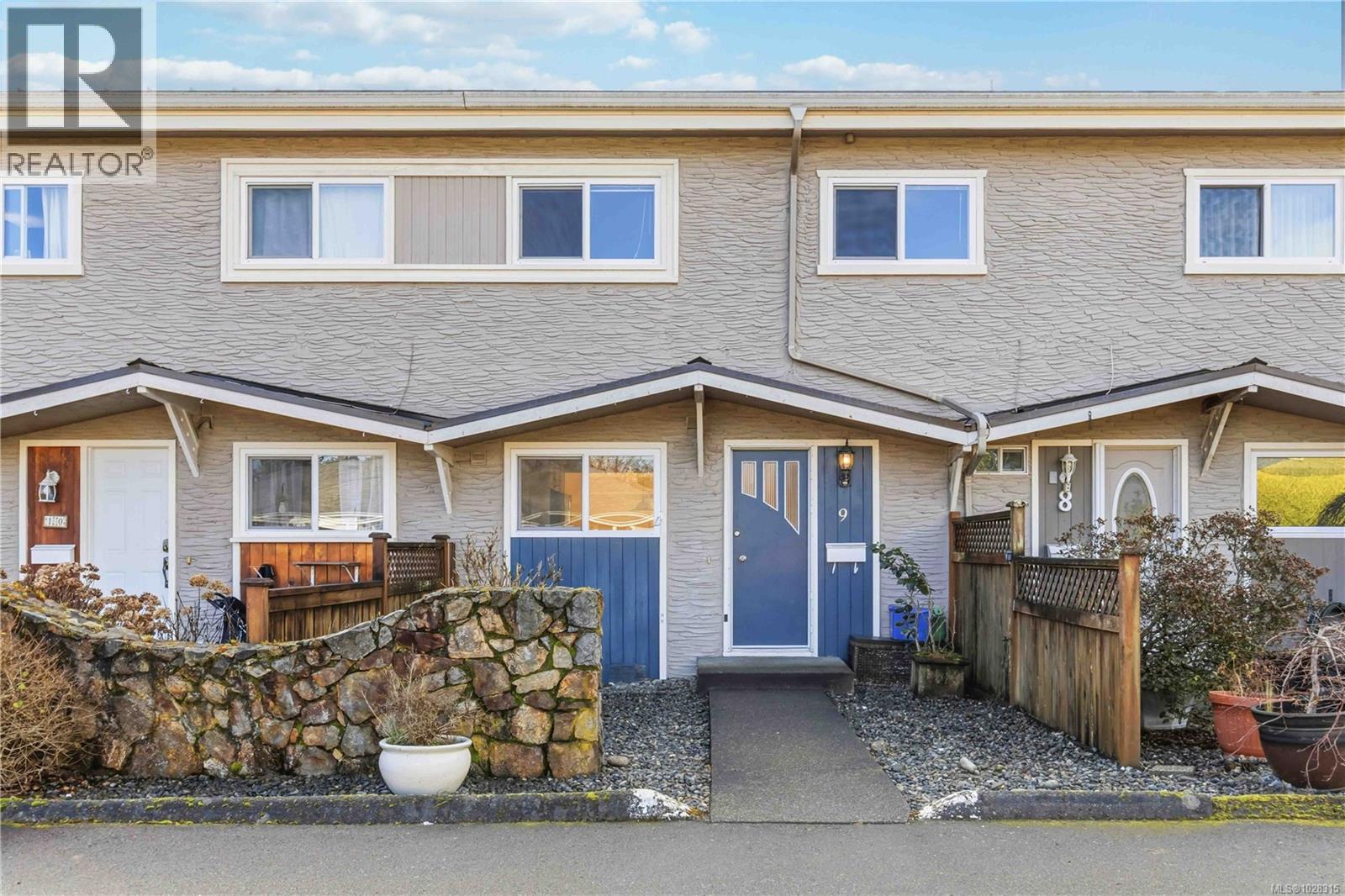 9 10145 Third St, Sidney, British Columbia