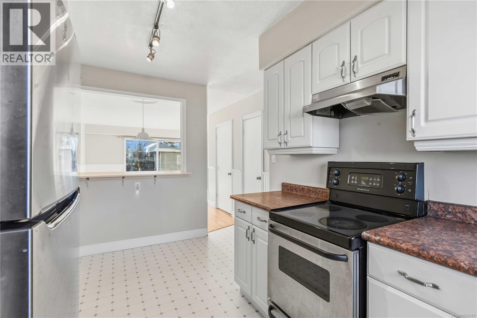 9 10145 Third St, Sidney, British Columbia  V8L 3B5 - Photo 9 - 1028315