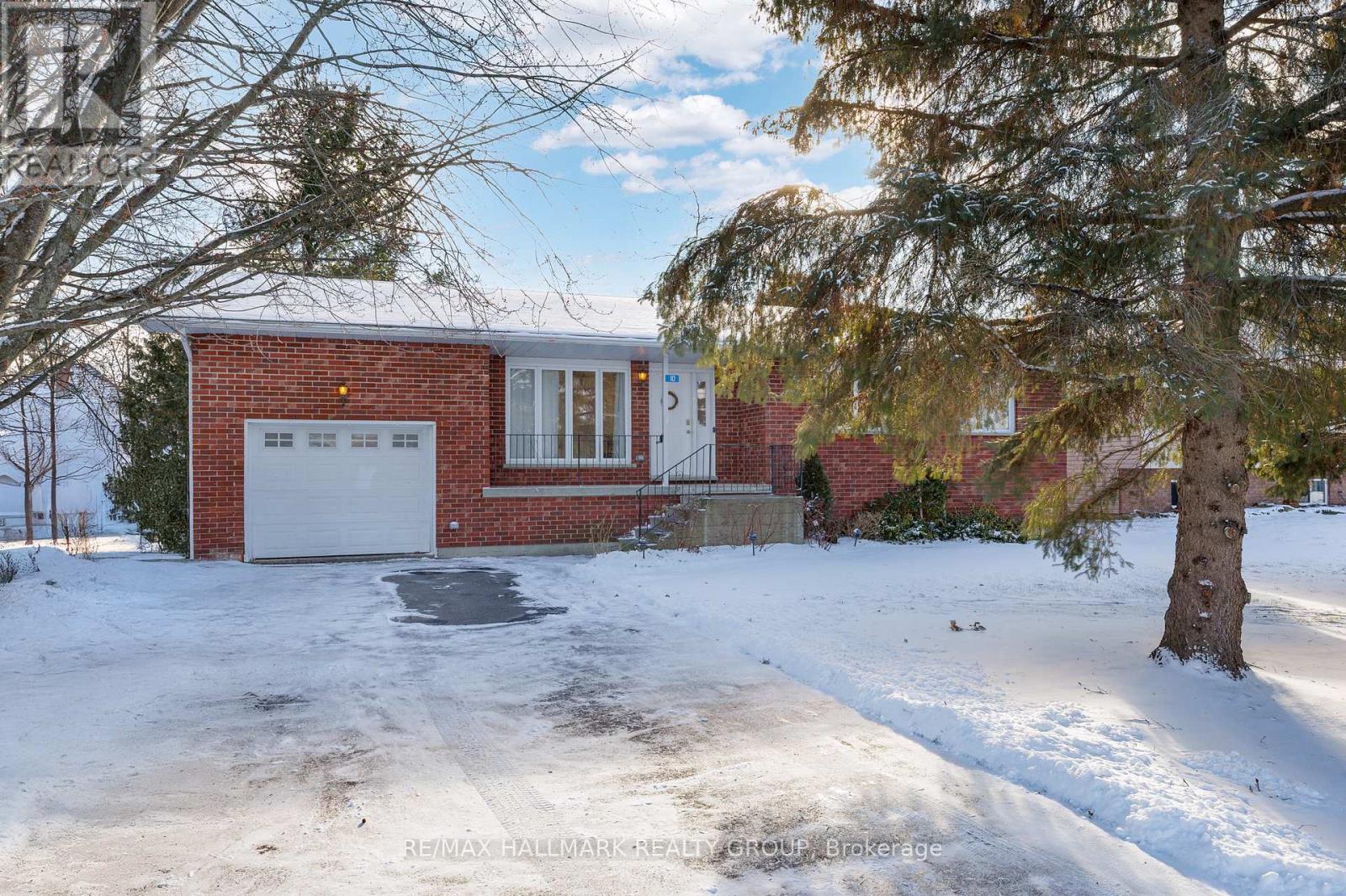 10 Frederick Street, Lansdowne Village, Ontario  K0E 1L0 - Photo 2 - X12610658