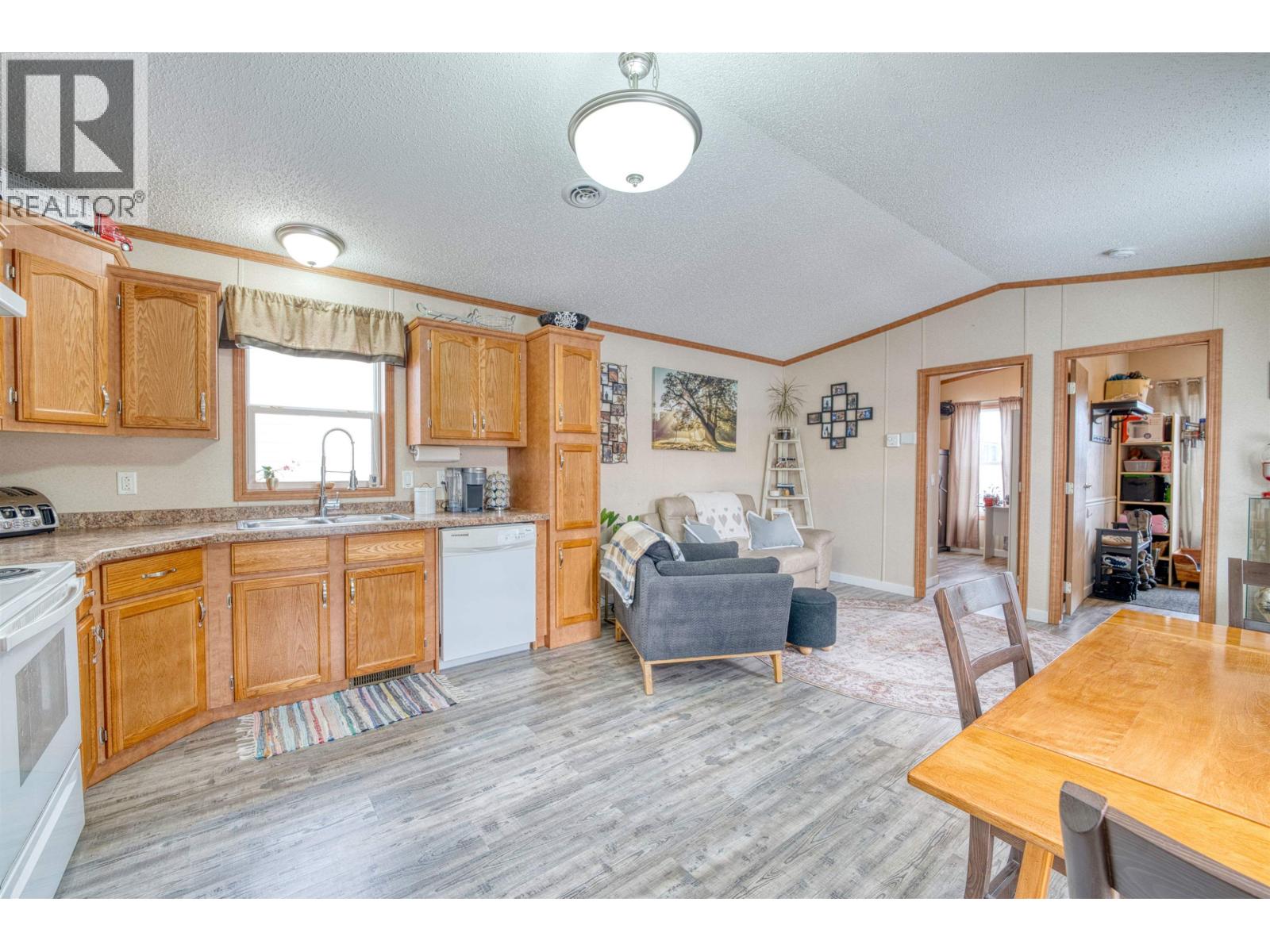 9004 76 Street, Fort St. John, British Columbia  V1J 2Z7 - Photo 9 - R3089380