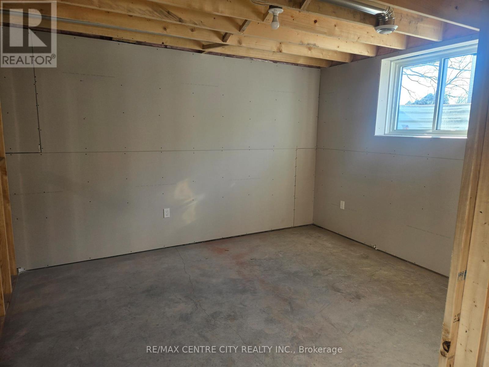 56087 Maverick Court, Bayham, Ontario  N0J 1Y0 - Photo 10 - X12867778