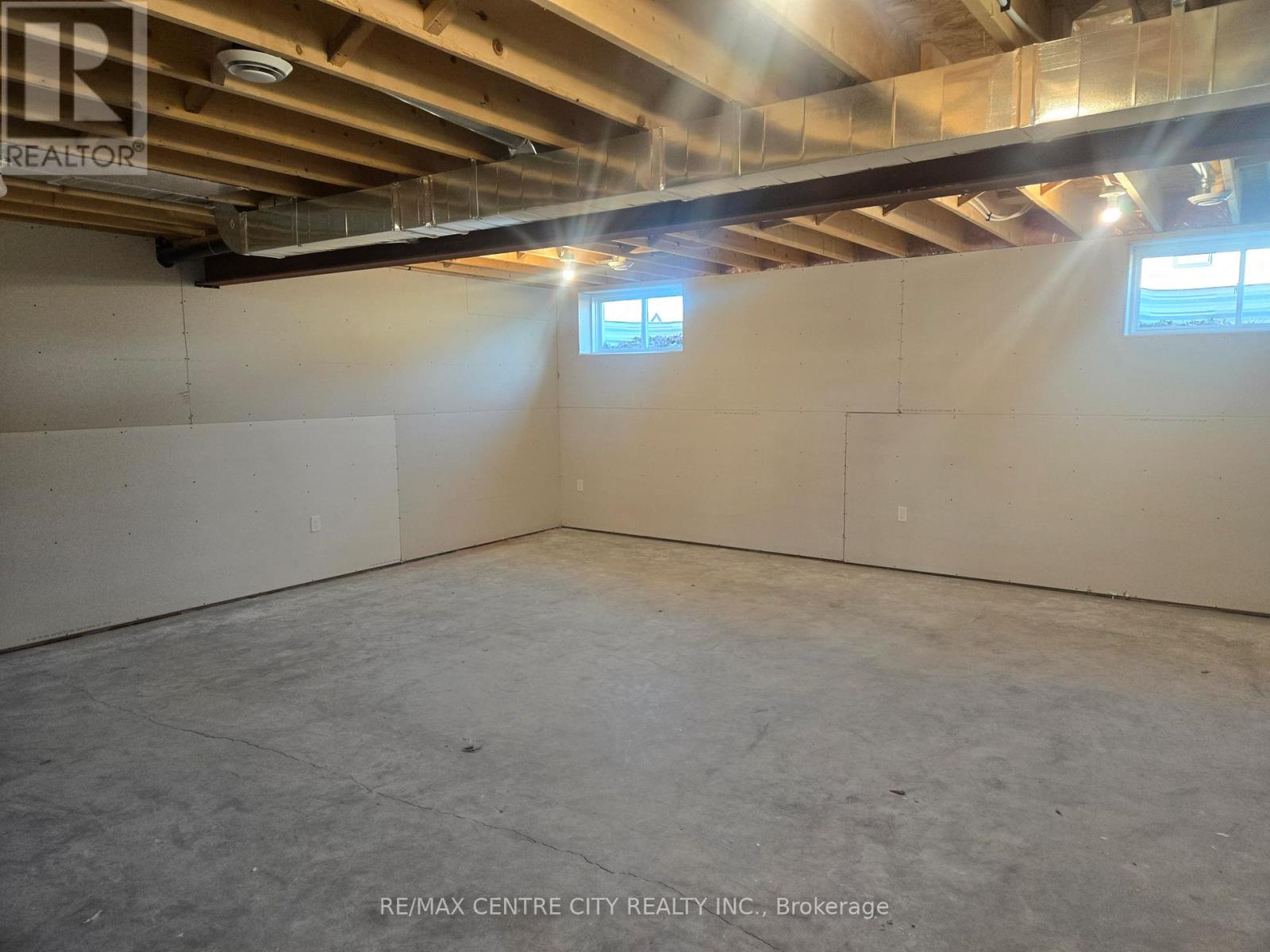 56087 Maverick Court, Bayham, Ontario  N0J 1Y0 - Photo 11 - X12867778