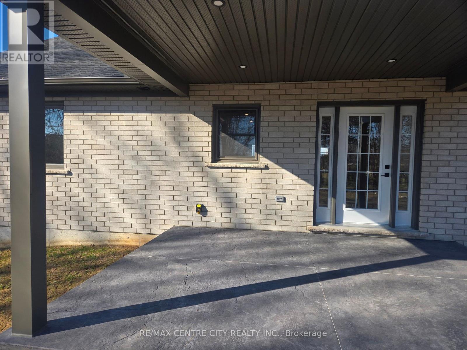 56087 Maverick Court, Bayham, Ontario  N0J 1Y0 - Photo 3 - X12867778