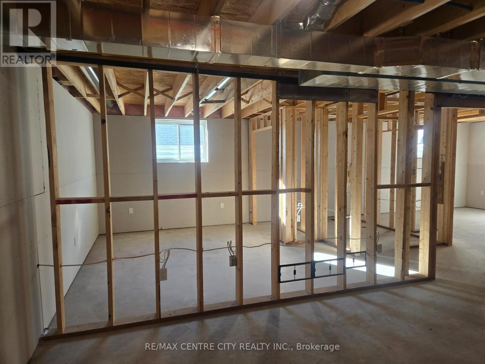 56087 Maverick Court, Bayham, Ontario  N0J 1Y0 - Photo 8 - X12867778