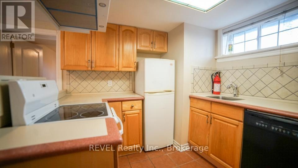 31 Philip Street, St. Catharines, Ontario  L2P 2M7 - Photo 10 - X12867828