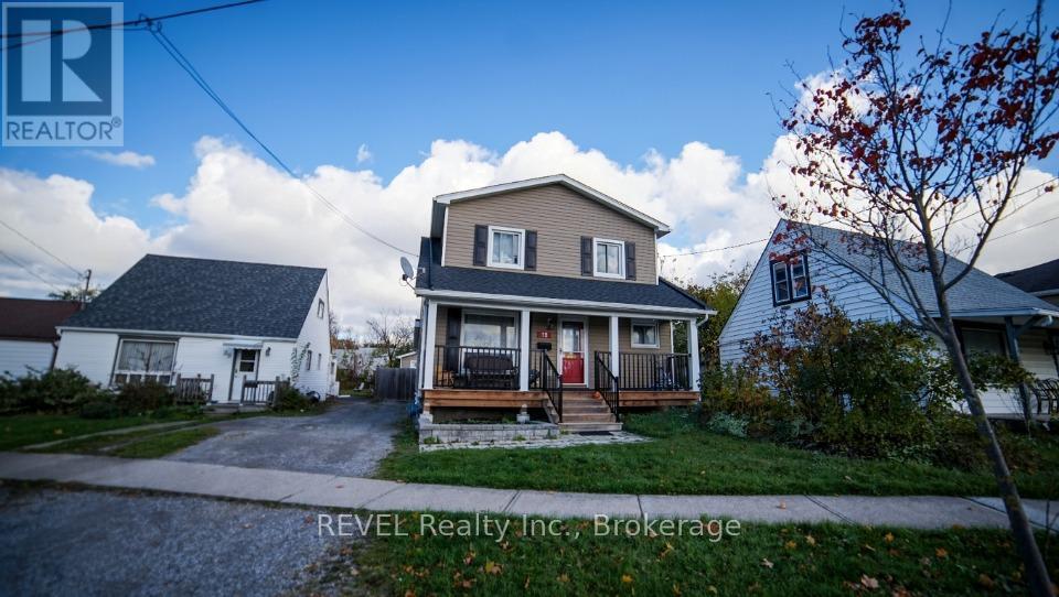 31 Philip Street, St. Catharines, Ontario  L2P 2M7 - Photo 2 - X12867828