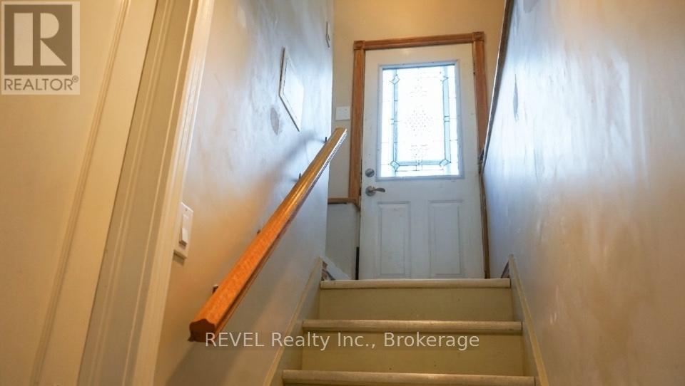 31 Philip Street, St. Catharines, Ontario  L2P 2M7 - Photo 6 - X12867828