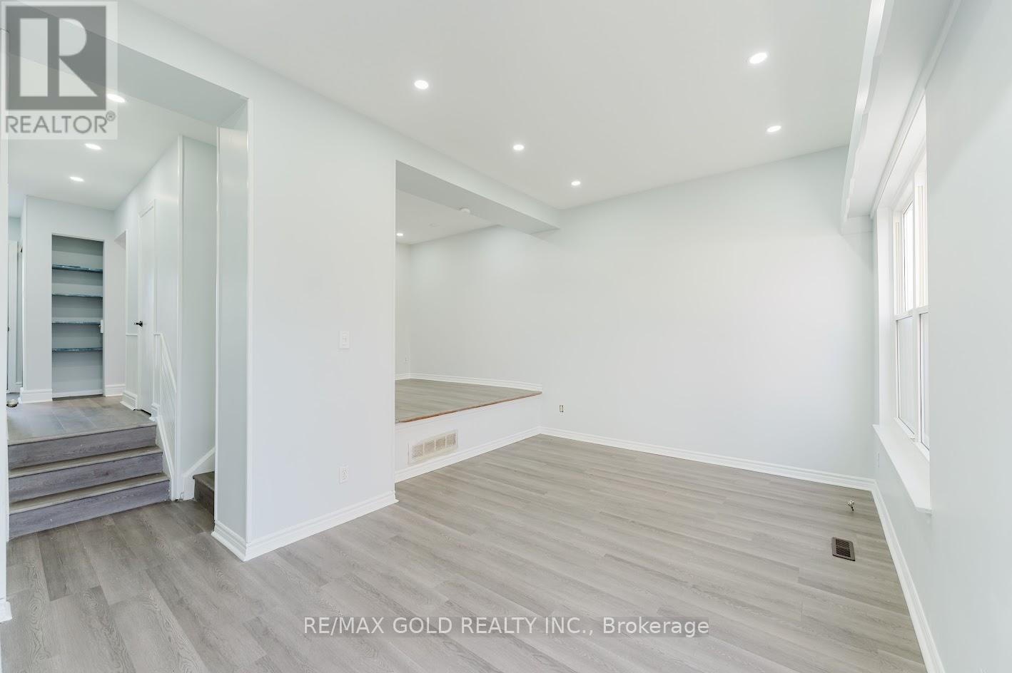 16 Crawford Drive, Brampton, Ontario  L6V 2C7 - Photo 22 - W12867746