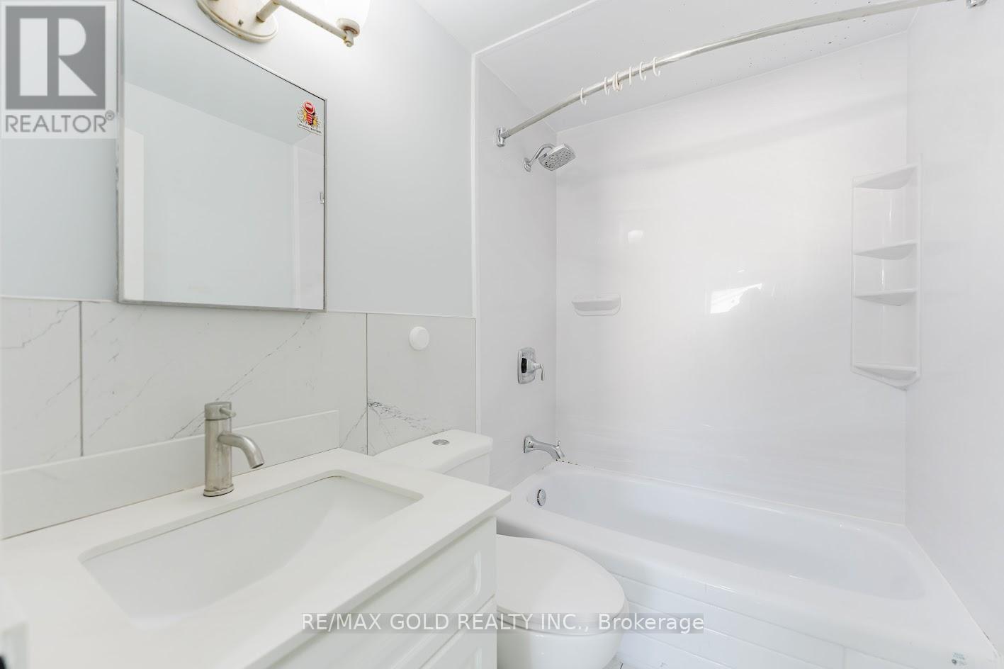 16 Crawford Drive, Brampton, Ontario  L6V 2C7 - Photo 31 - W12867746