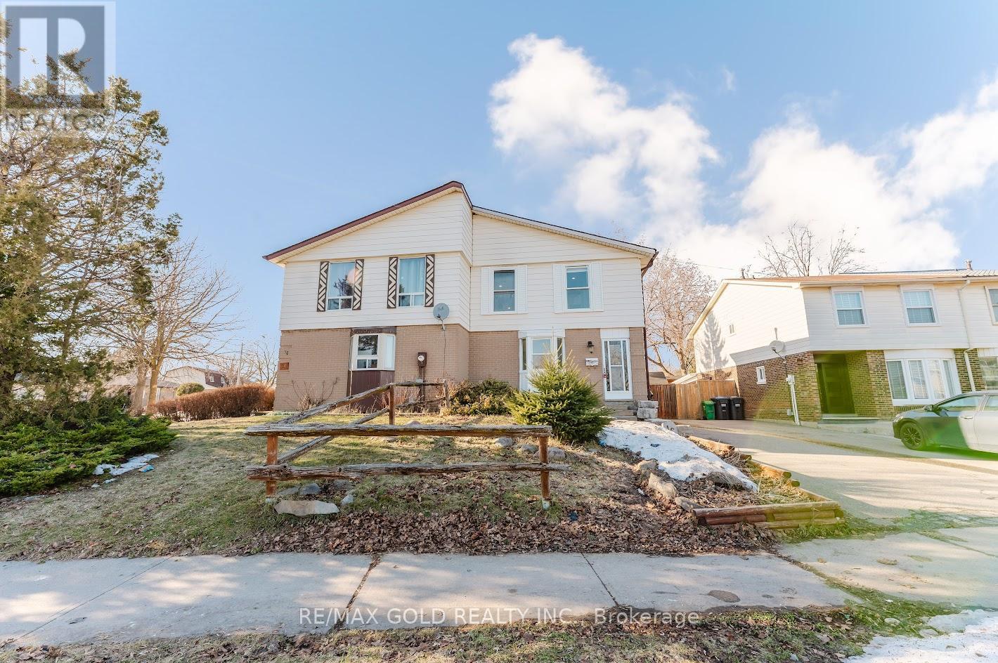 16 Crawford Drive, Brampton, Ontario  L6V 2C7 - Photo 6 - W12867746