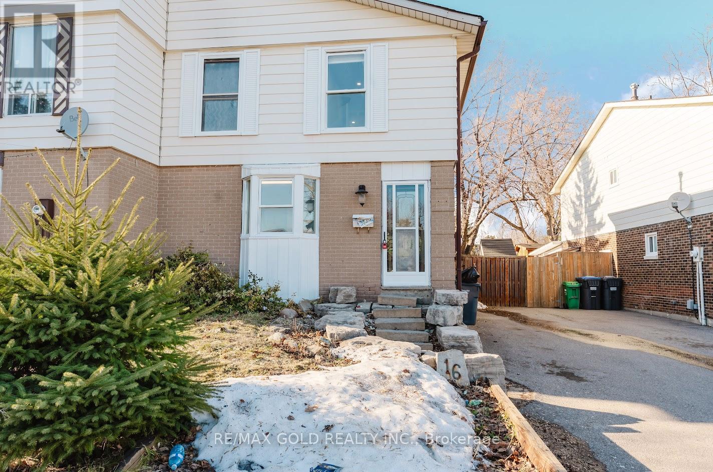 16 Crawford Drive, Brampton, Ontario  L6V 2C7 - Photo 7 - W12867746