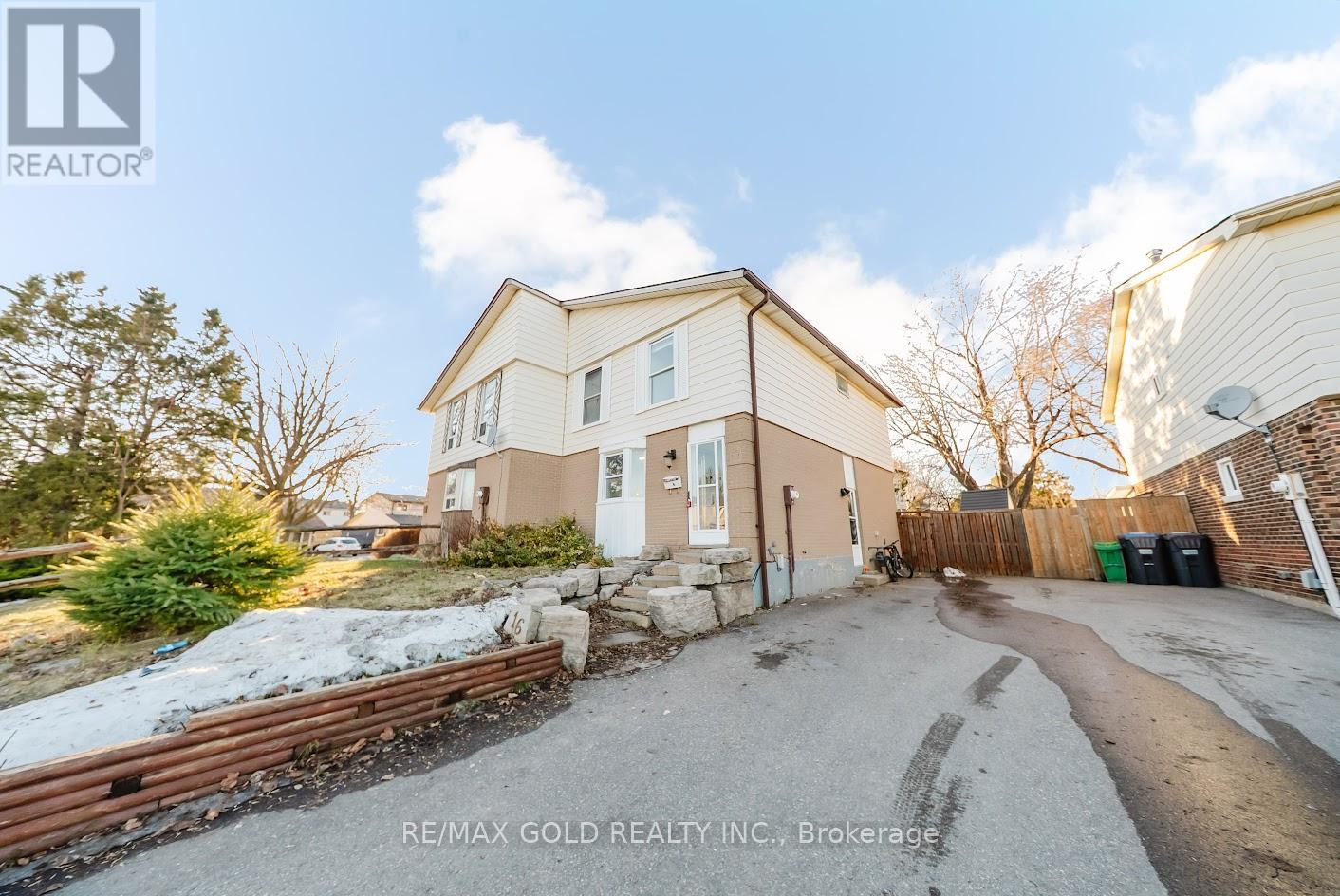 16 Crawford Drive, Brampton, Ontario  L6V 2C7 - Photo 8 - W12867746