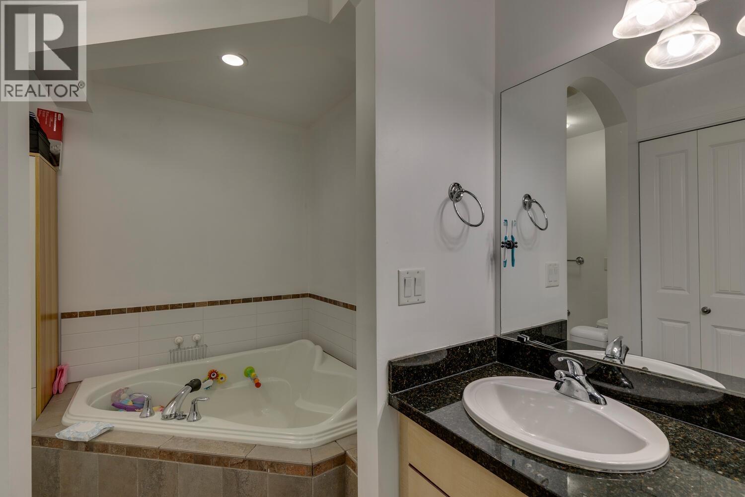 107 976 Adair Avenue, Coquitlam, British Columbia  V3K 3V2 - Photo 16 - R3098164