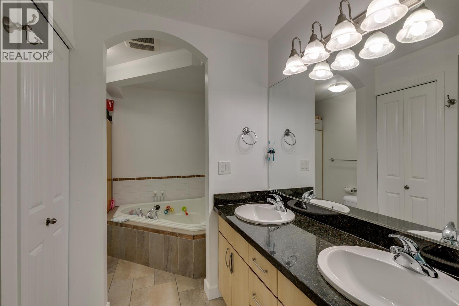 107 976 Adair Avenue, Coquitlam, British Columbia  V3K 3V2 - Photo 17 - R3098164