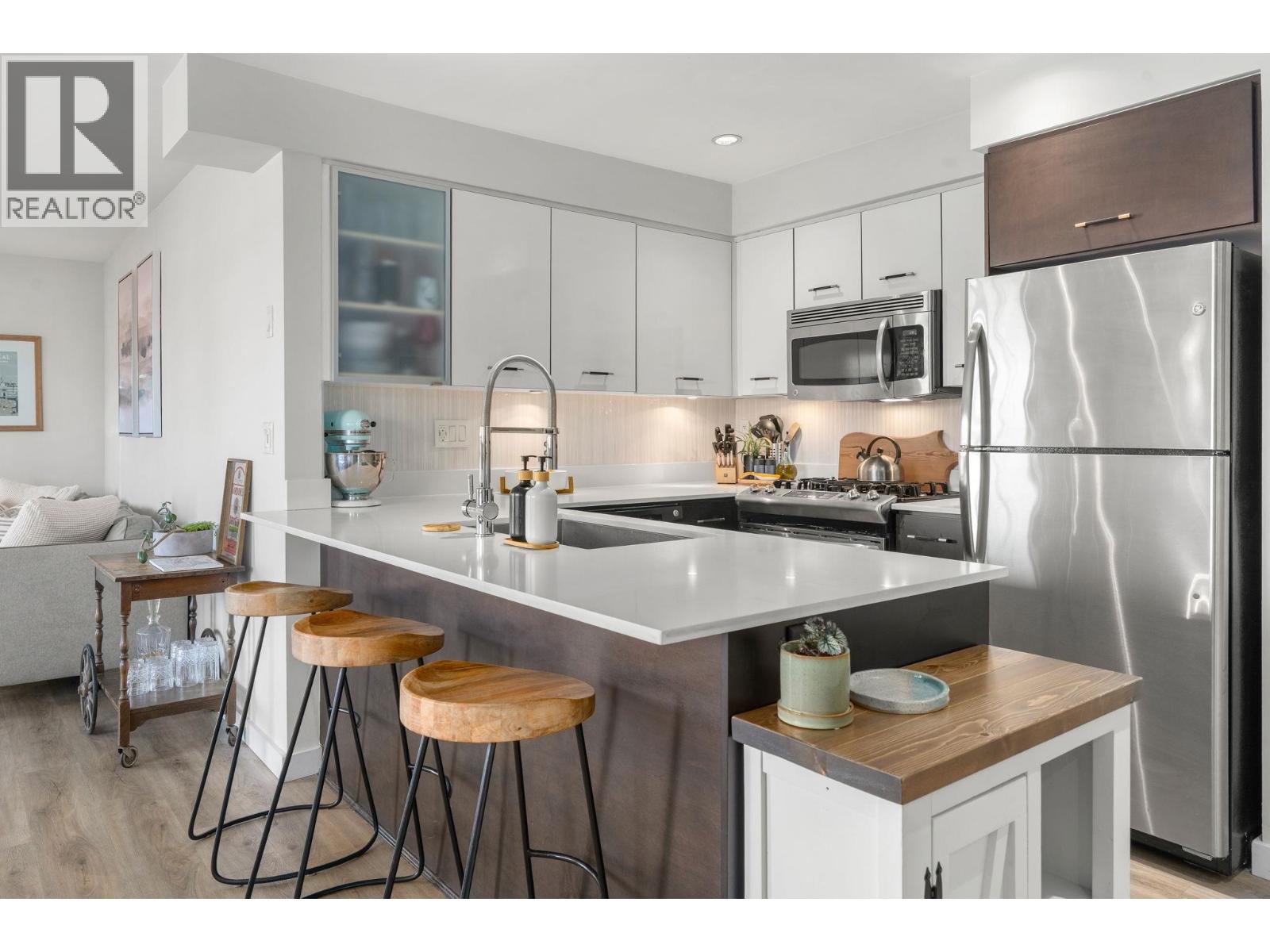 206 935 W 16th Street, North Vancouver, British Columbia  V7P 1R2 - Photo 6 - R3098186