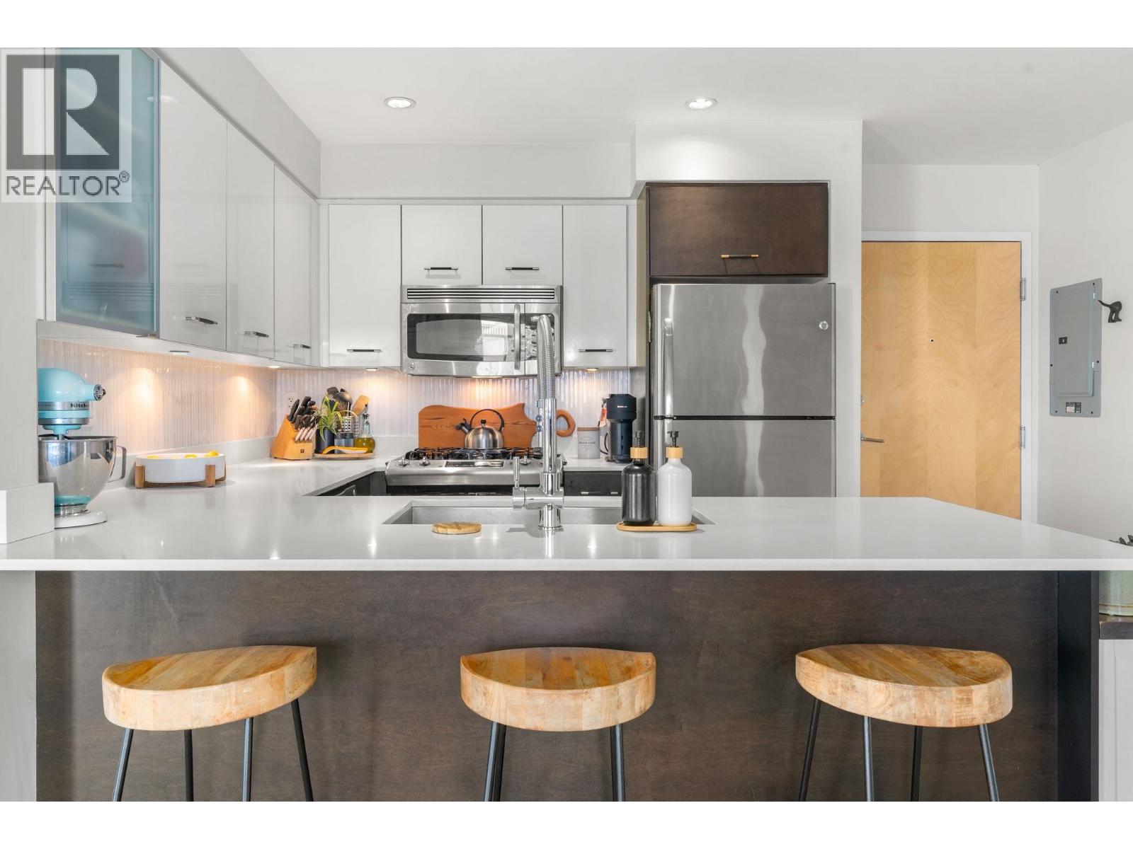 206 935 W 16th Street, North Vancouver, British Columbia  V7P 1R2 - Photo 7 - R3098186