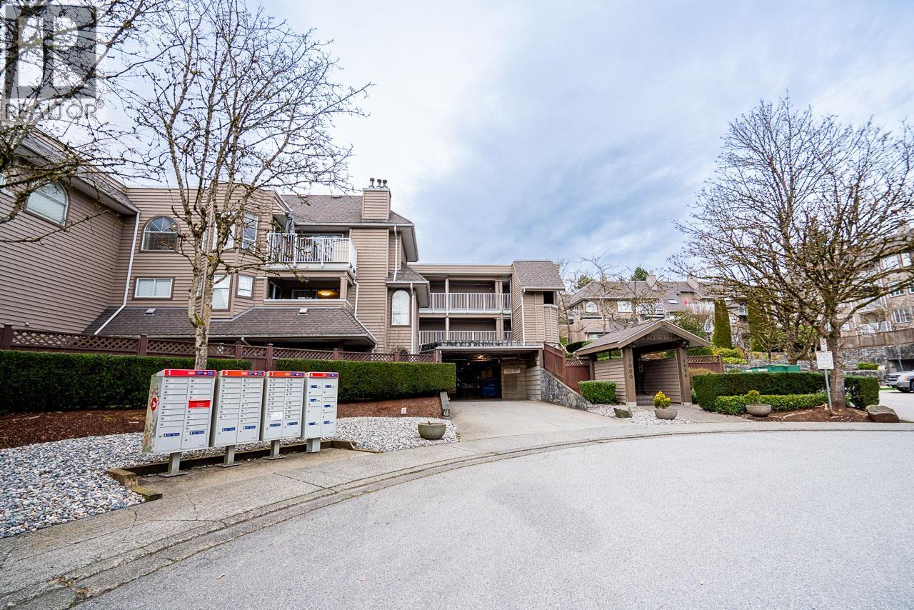 405 1000 Bowron Court, North Vancouver, British Columbia  V7H 2W1 - Photo 3 - R3098229