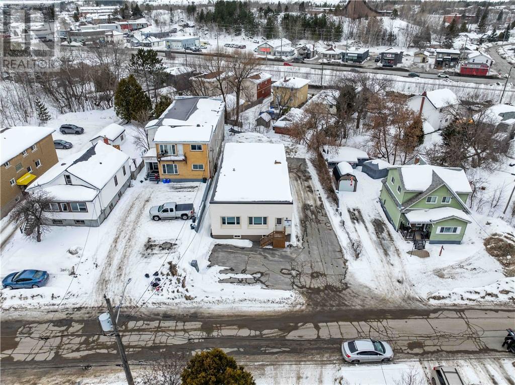 667 St Clair Street, Greater Sudbury, Ontario  P3E 4G9 - Photo 2 - 2126668