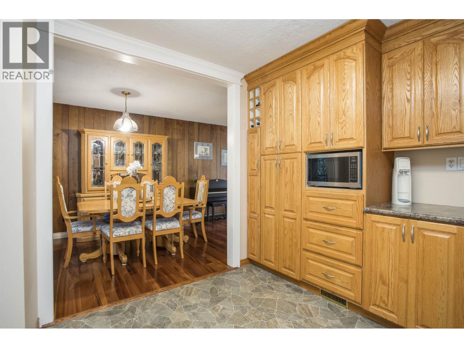 1214 Laburnum Avenue, Port Coquitlam, British Columbia  V3B 1K3 - Photo 14 - R3098194