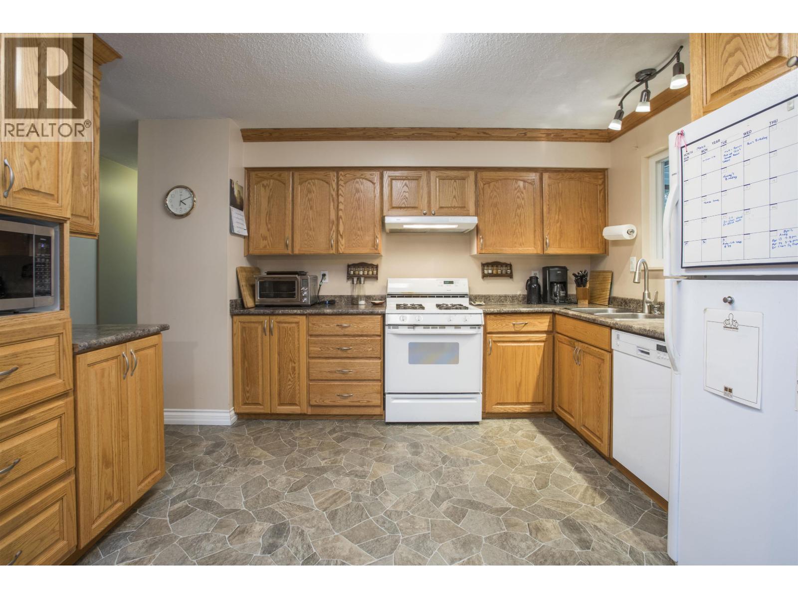 1214 Laburnum Avenue, Port Coquitlam, British Columbia  V3B 1K3 - Photo 15 - R3098194