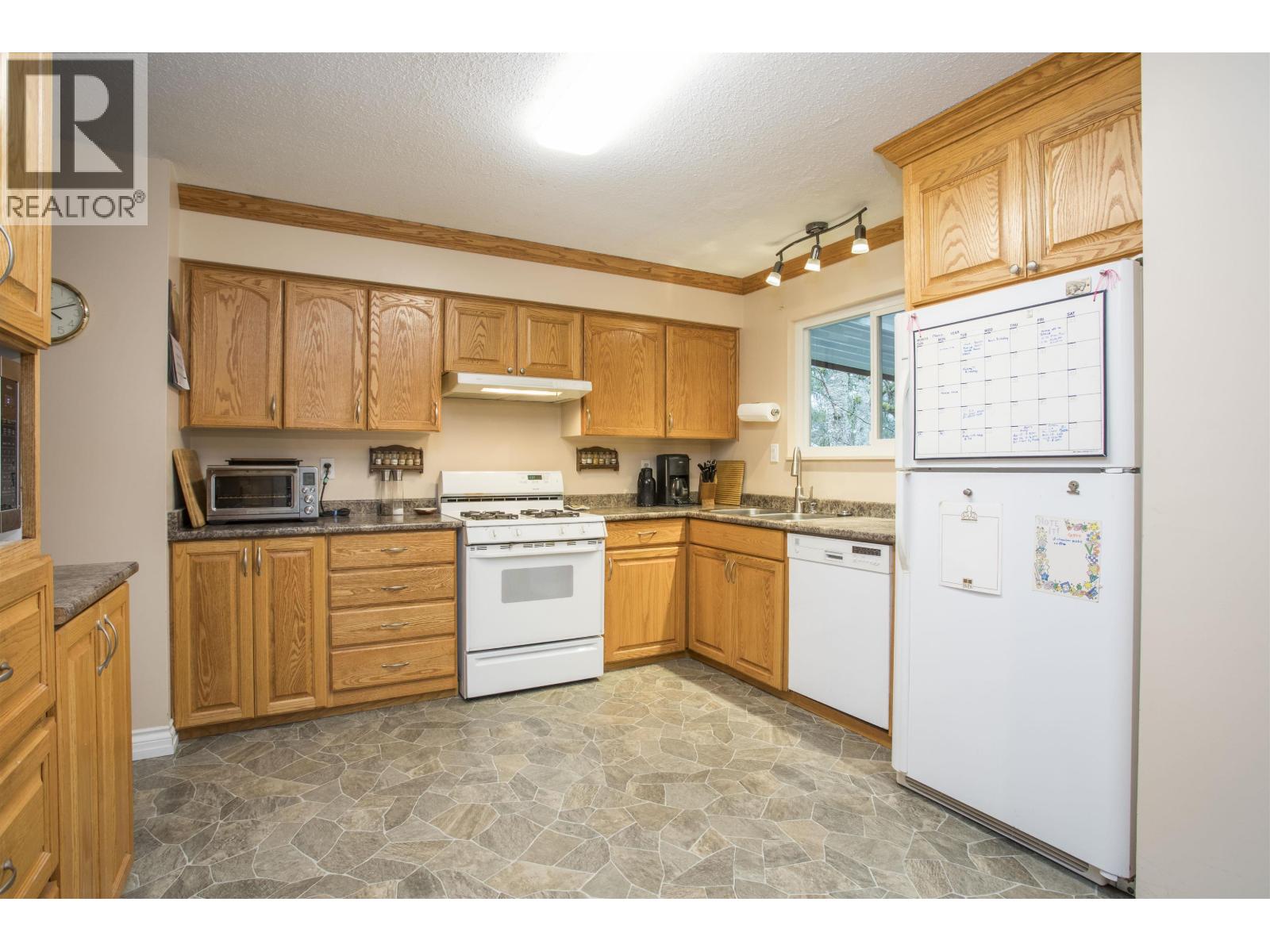 1214 Laburnum Avenue, Port Coquitlam, British Columbia  V3B 1K3 - Photo 16 - R3098194