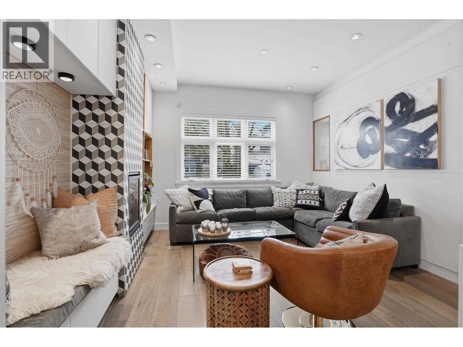 73 E 27th Avenue, Vancouver, British Columbia  V5V 2K3 - Photo 2 - R3098211