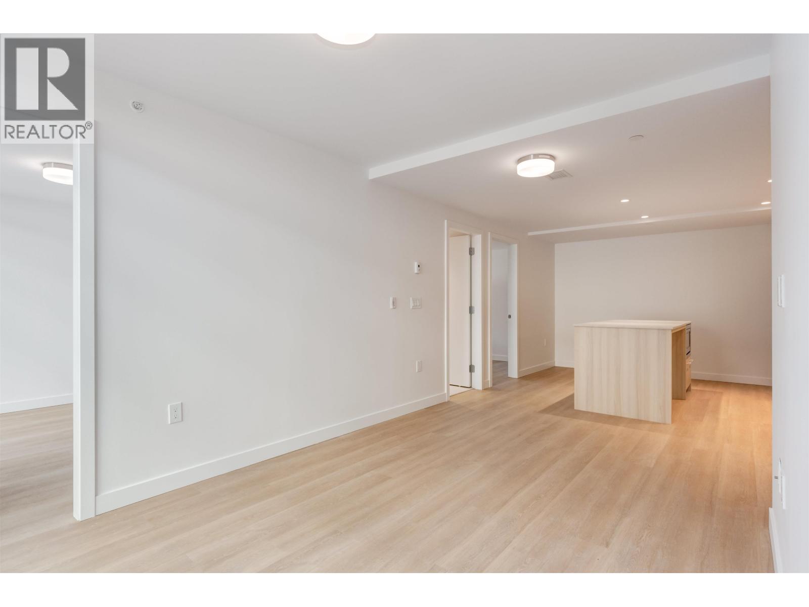 104 126 21st St E Street, North Vancouver, British Columbia  V7L 0J2 - Photo 10 - R3098203