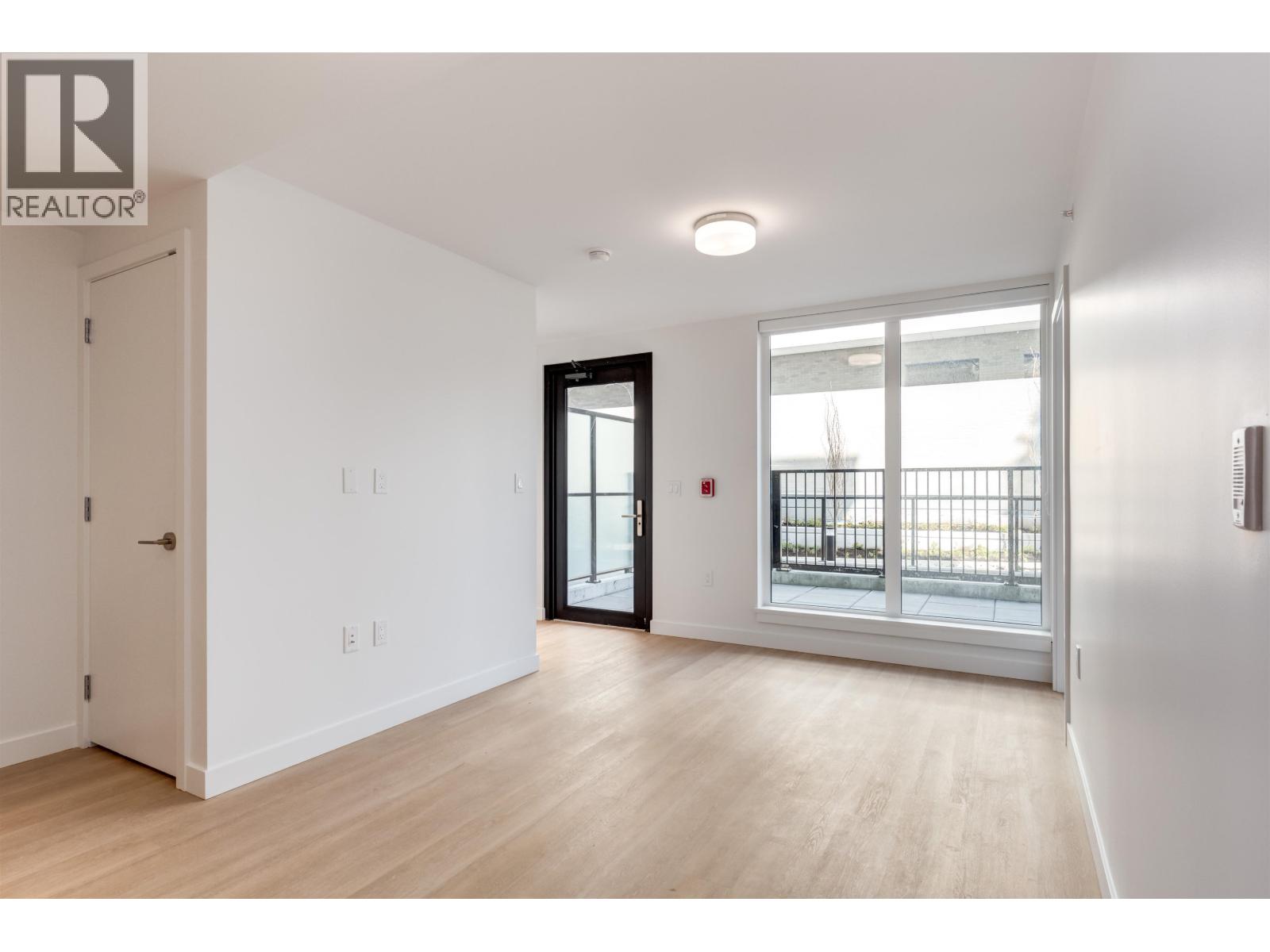 104 126 21st St E Street, North Vancouver, British Columbia  V7L 0J2 - Photo 8 - R3098203