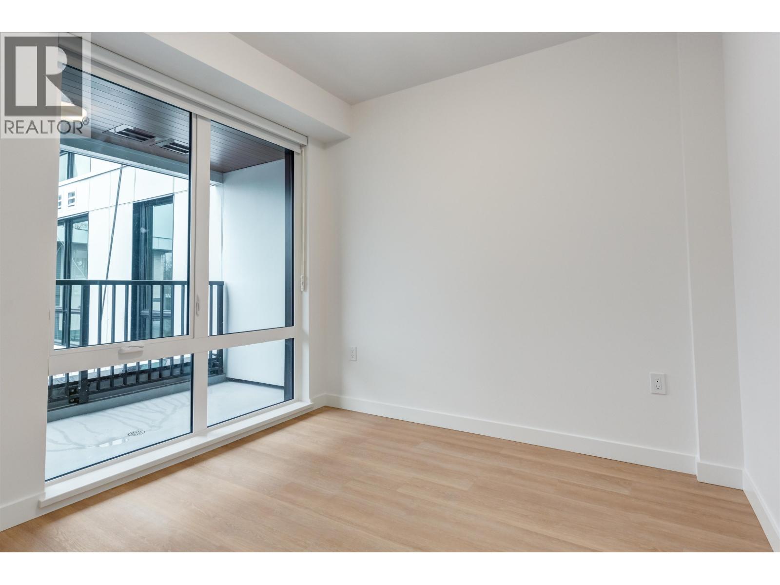 422 126 21st St E Street, North Vancouver, British Columbia  V7L 0J2 - Photo 11 - R3098213