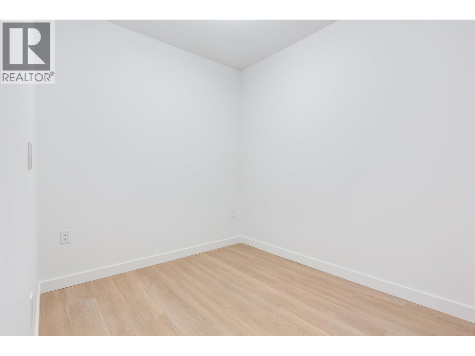 422 126 21st St E Street, North Vancouver, British Columbia  V7L 0J2 - Photo 15 - R3098213