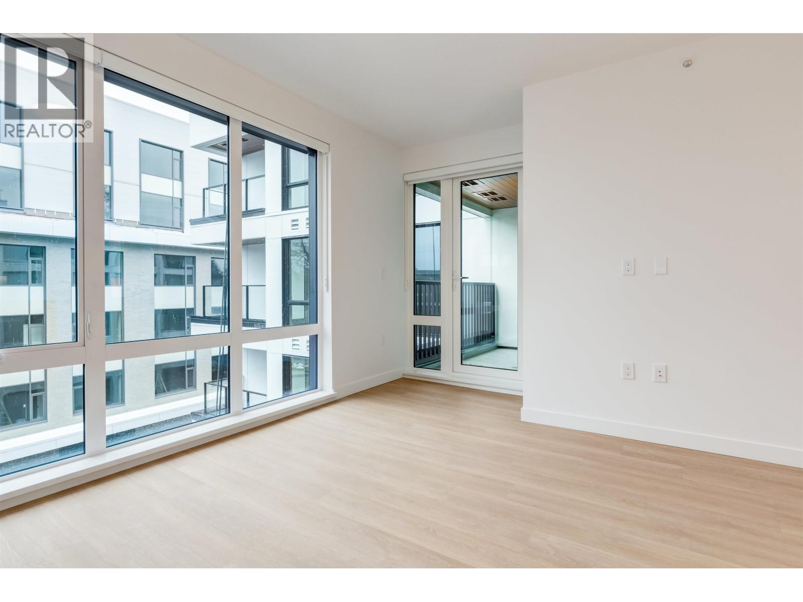 422 126 21st St E Street, North Vancouver, British Columbia  V7L 0J2 - Photo 9 - R3098213