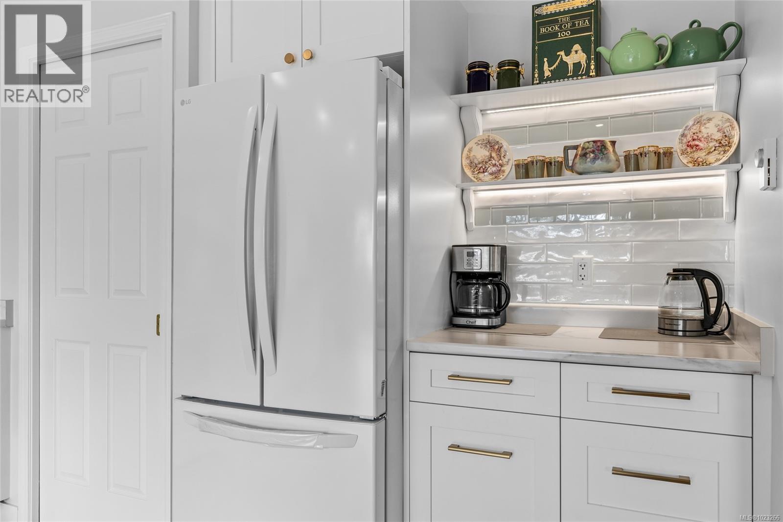 19 901 Kentwood Lane, Saanich, British Columbia  V8Y 2Y6 - Photo 14 - 1023266