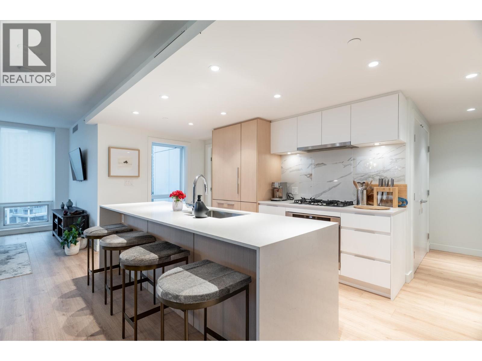 706 1500 Fern Street, North Vancouver, British Columbia  V7J 0E6 - Photo 9 - R3098117