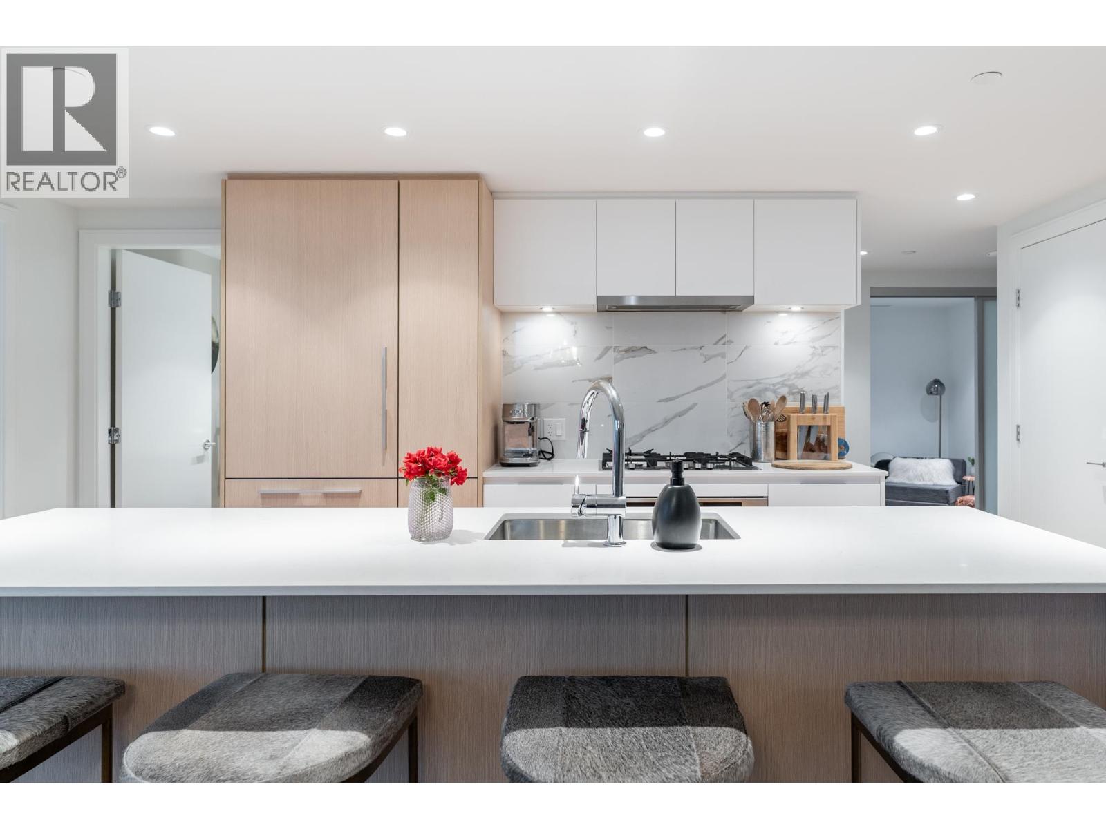 706 1500 Fern Street, North Vancouver, British Columbia  V7J 0E6 - Photo 12 - R3098117