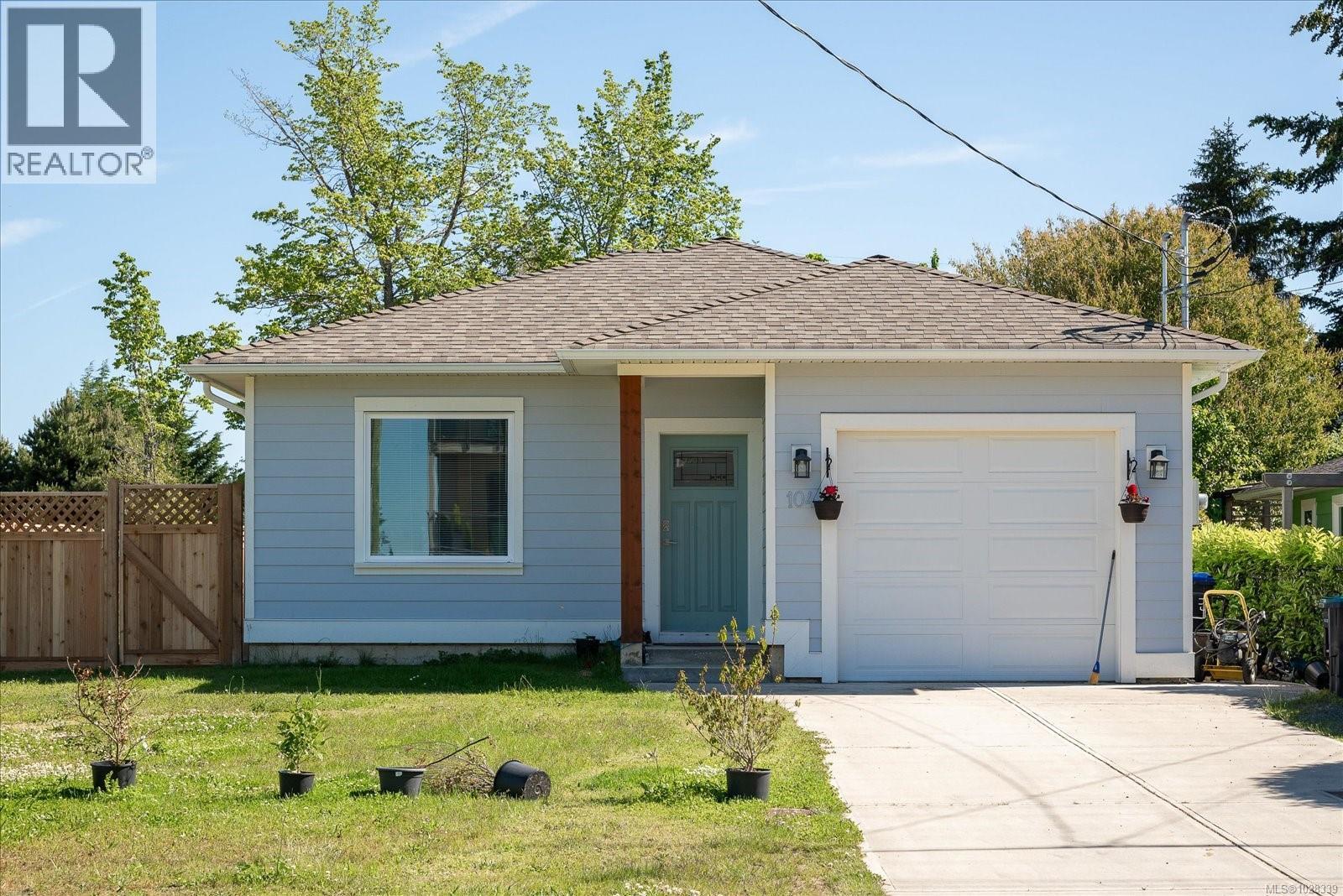 104 Lee Ave, Parksville, British Columbia