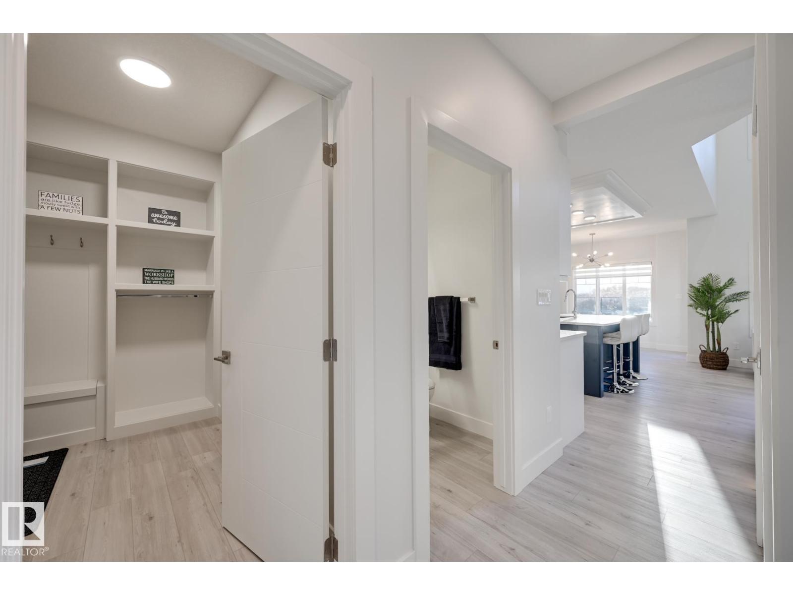 1134 Goldfinch Cr Nw Nw, Edmonton, Alberta  T5S 0R1 - Photo 3 - E4476746