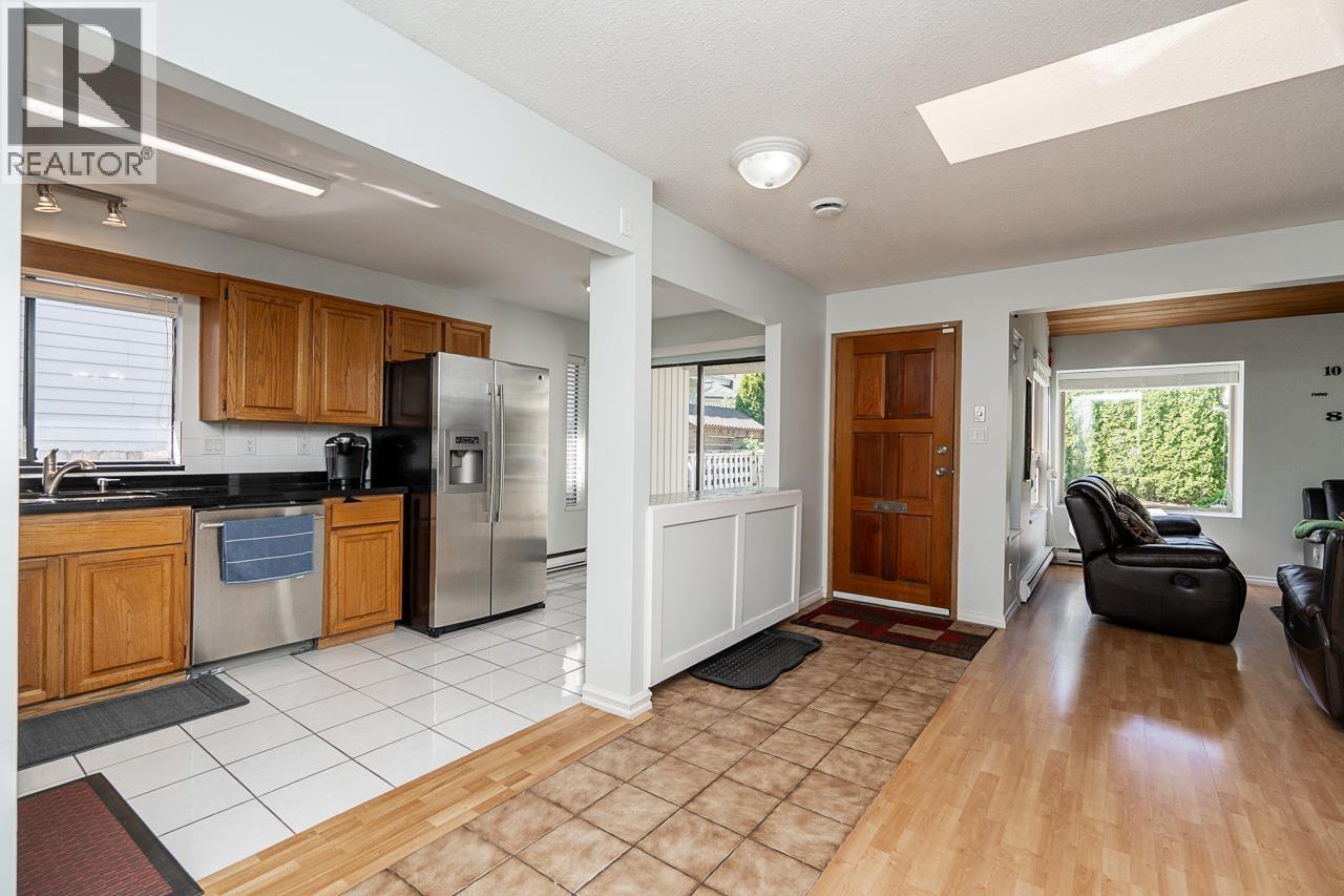 6094 Walker Avenue, Burnaby, British Columbia  V5E 3B4 - Photo 14 - R3098216