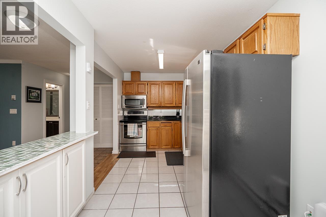 6094 Walker Avenue, Burnaby, British Columbia  V5E 3B4 - Photo 12 - R3098216